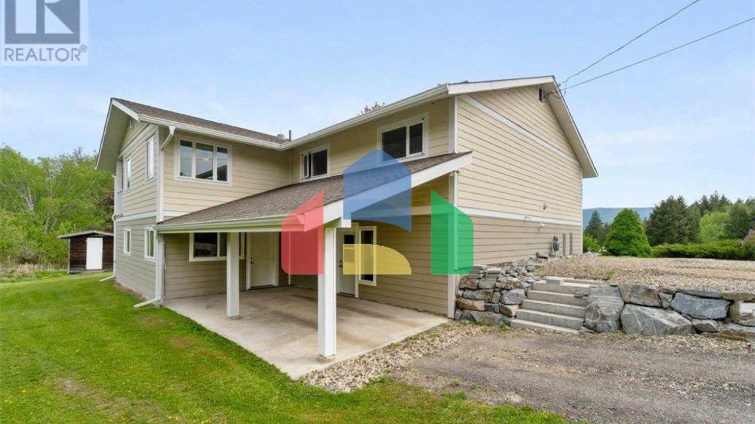 Residential - Single Family Home - Salmon Arm, Canada - Canada