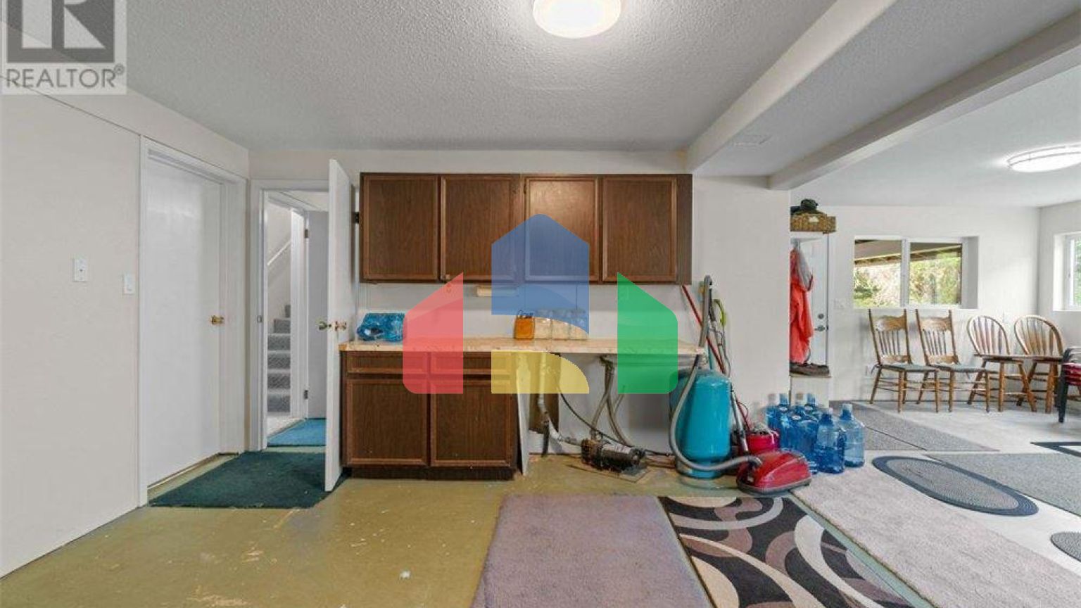 Residential - Single Family Home - Salmon Arm, Canada - Canada