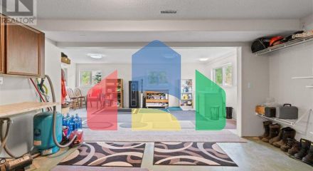 Residential - Single Family Home - Salmon Arm, Canada - Canada