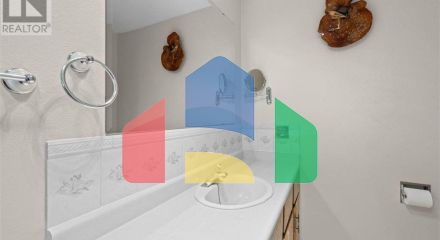 Residential - Single Family Home - Salmon Arm, Canada - Canada