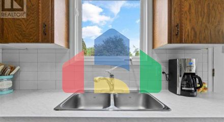 Residential - Single Family Home - Salmon Arm, Canada - Canada