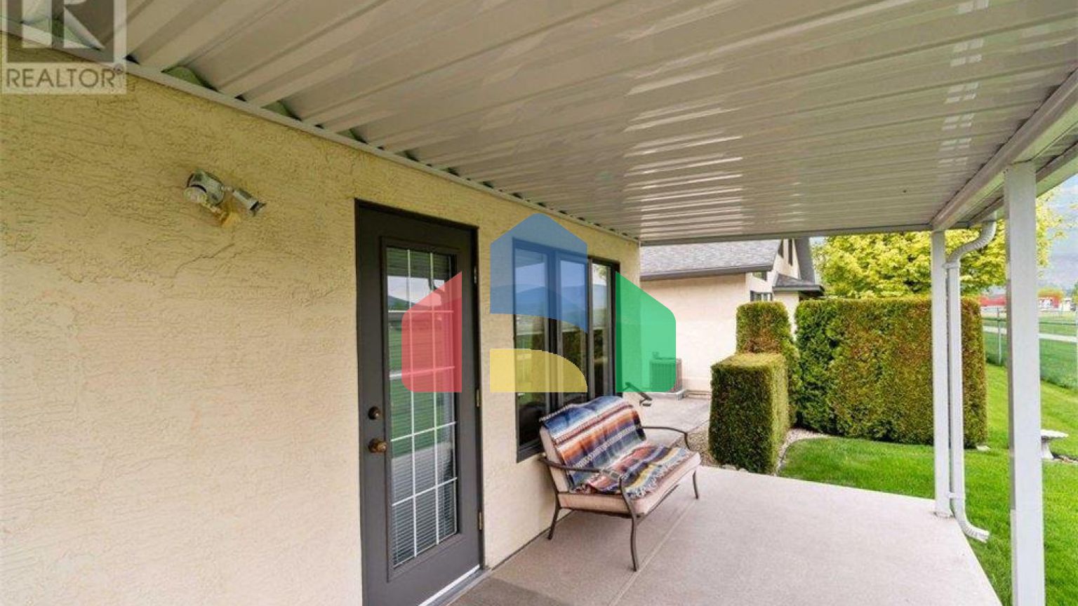 Residential - Townhouse - Salmon Arm, Canada - Canada