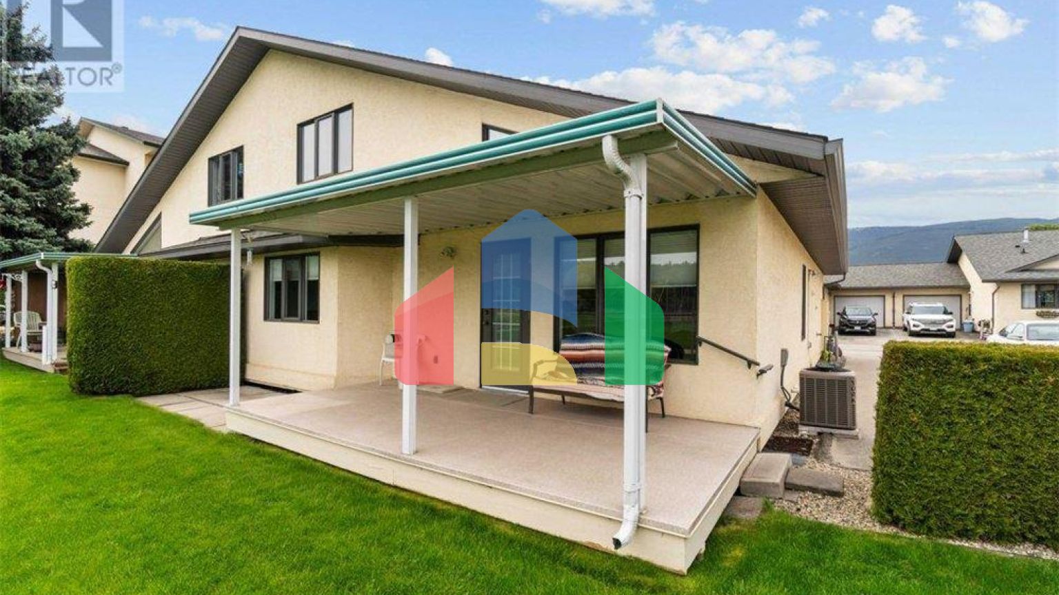 Residential - Townhouse - Salmon Arm, Canada - Canada