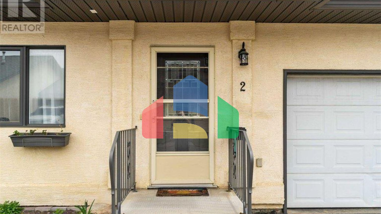 Residential - Townhouse - Salmon Arm, Canada - Canada