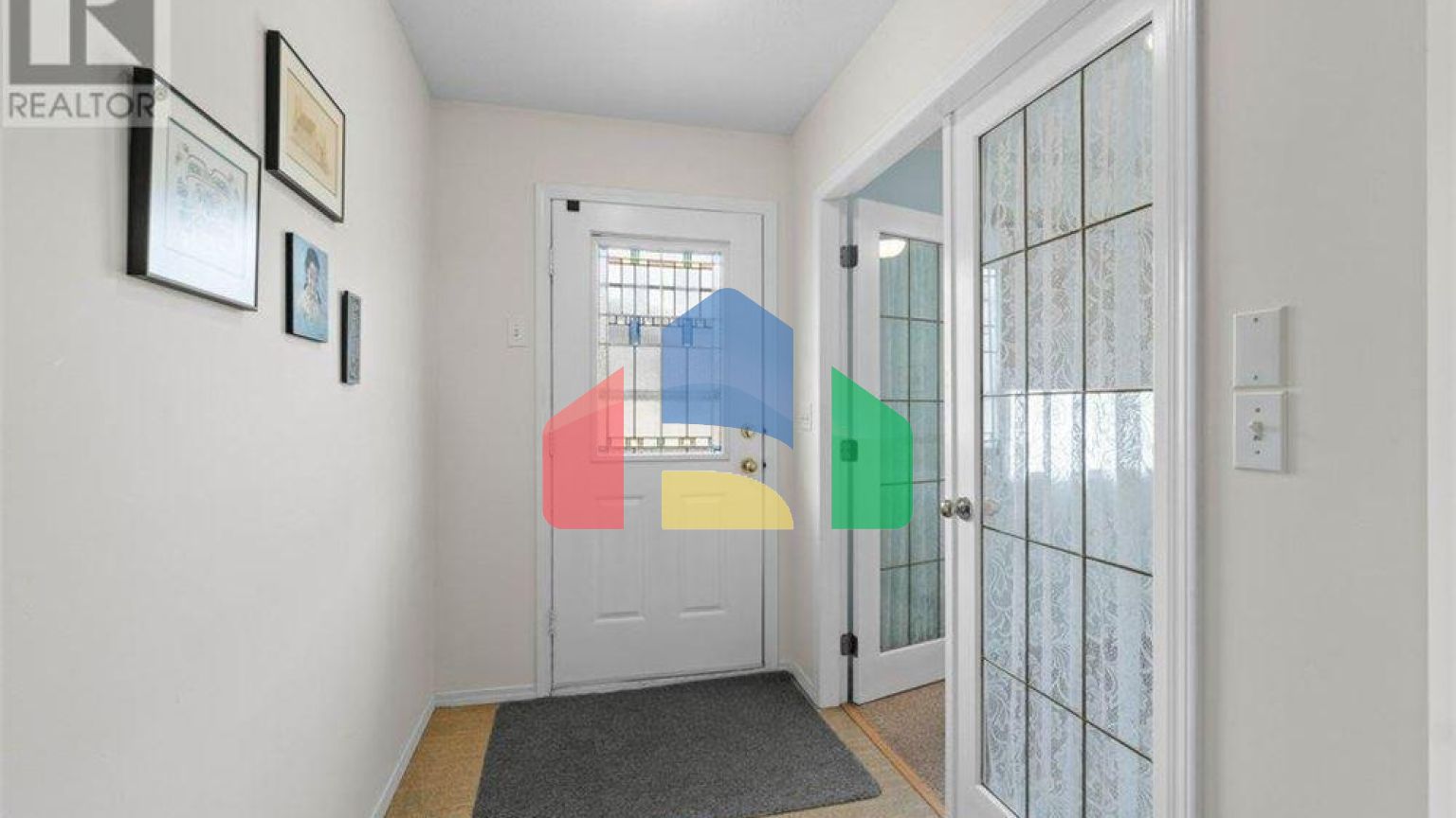 Residential - Townhouse - Salmon Arm, Canada - Canada