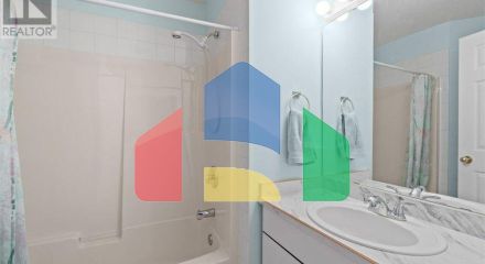 Residential - Townhouse - Salmon Arm, Canada - Canada