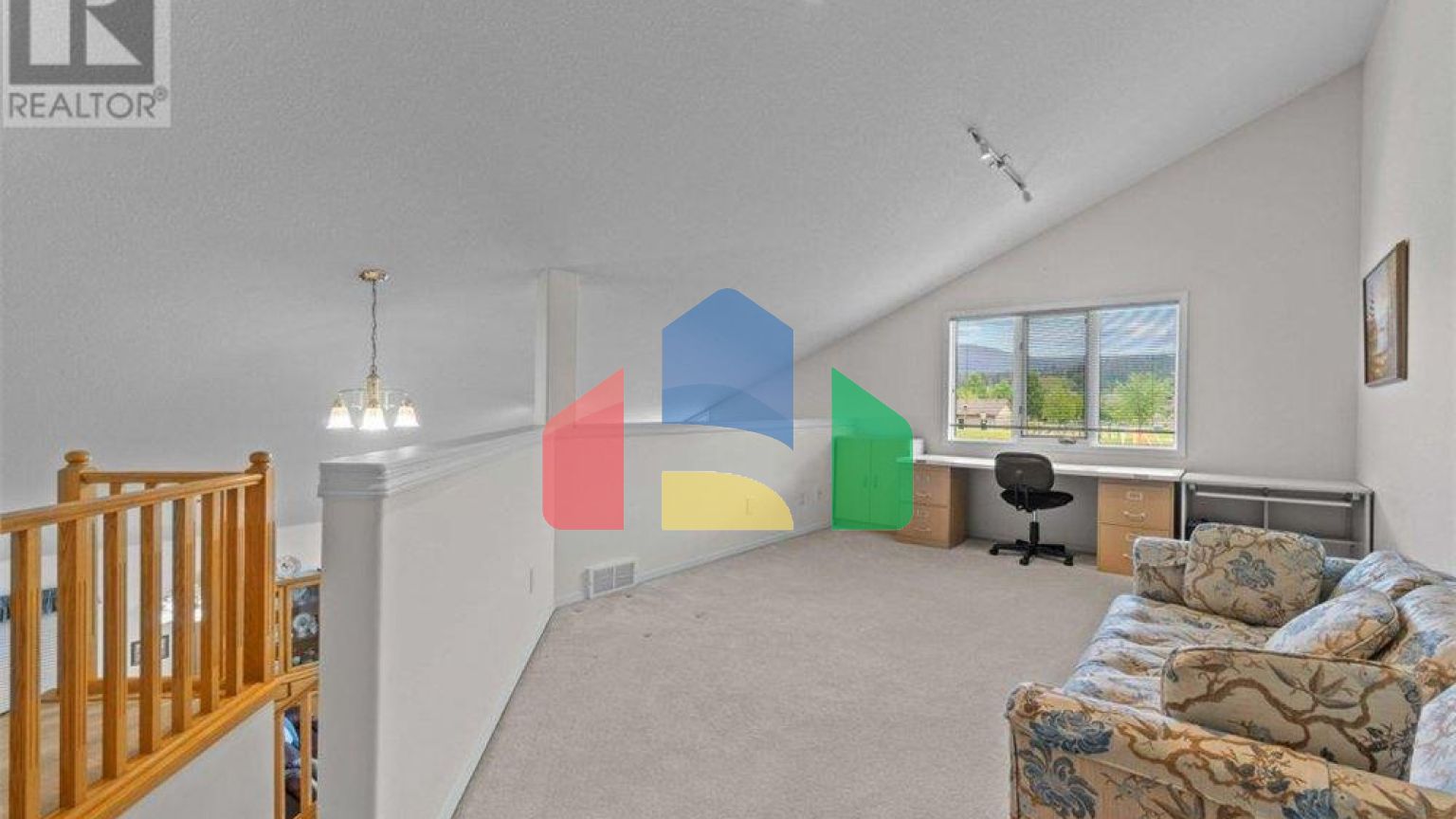 Residential - Townhouse - Salmon Arm, Canada - Canada