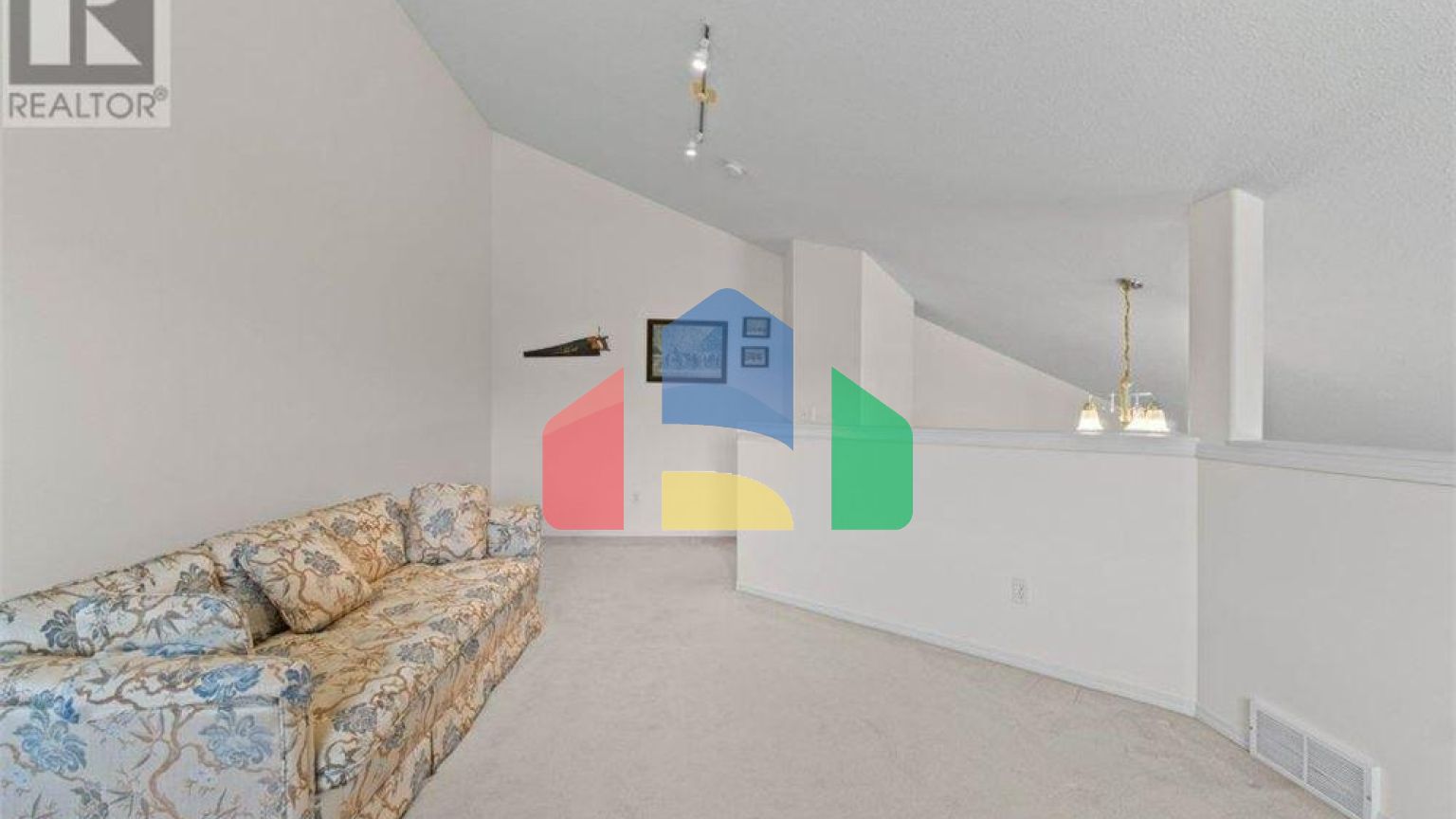 Residential - Townhouse - Salmon Arm, Canada - Canada