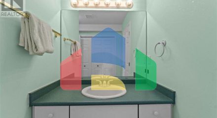 Residential - Townhouse - Salmon Arm, Canada - Canada