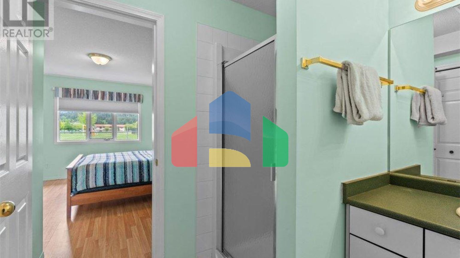 Residential - Townhouse - Salmon Arm, Canada - Canada