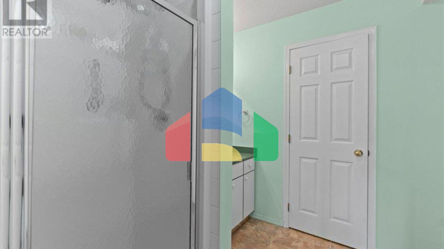 Residential - Townhouse - Salmon Arm, Canada - Canada