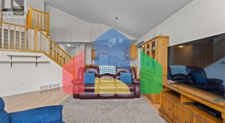 Residential - Townhouse - Salmon Arm, Canada - Canada