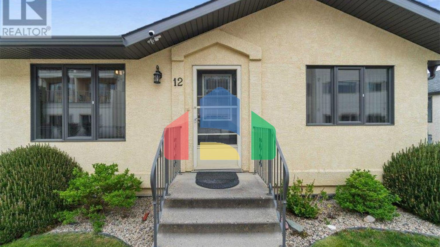 Residential - Townhouse - Salmon Arm, Canada - Canada