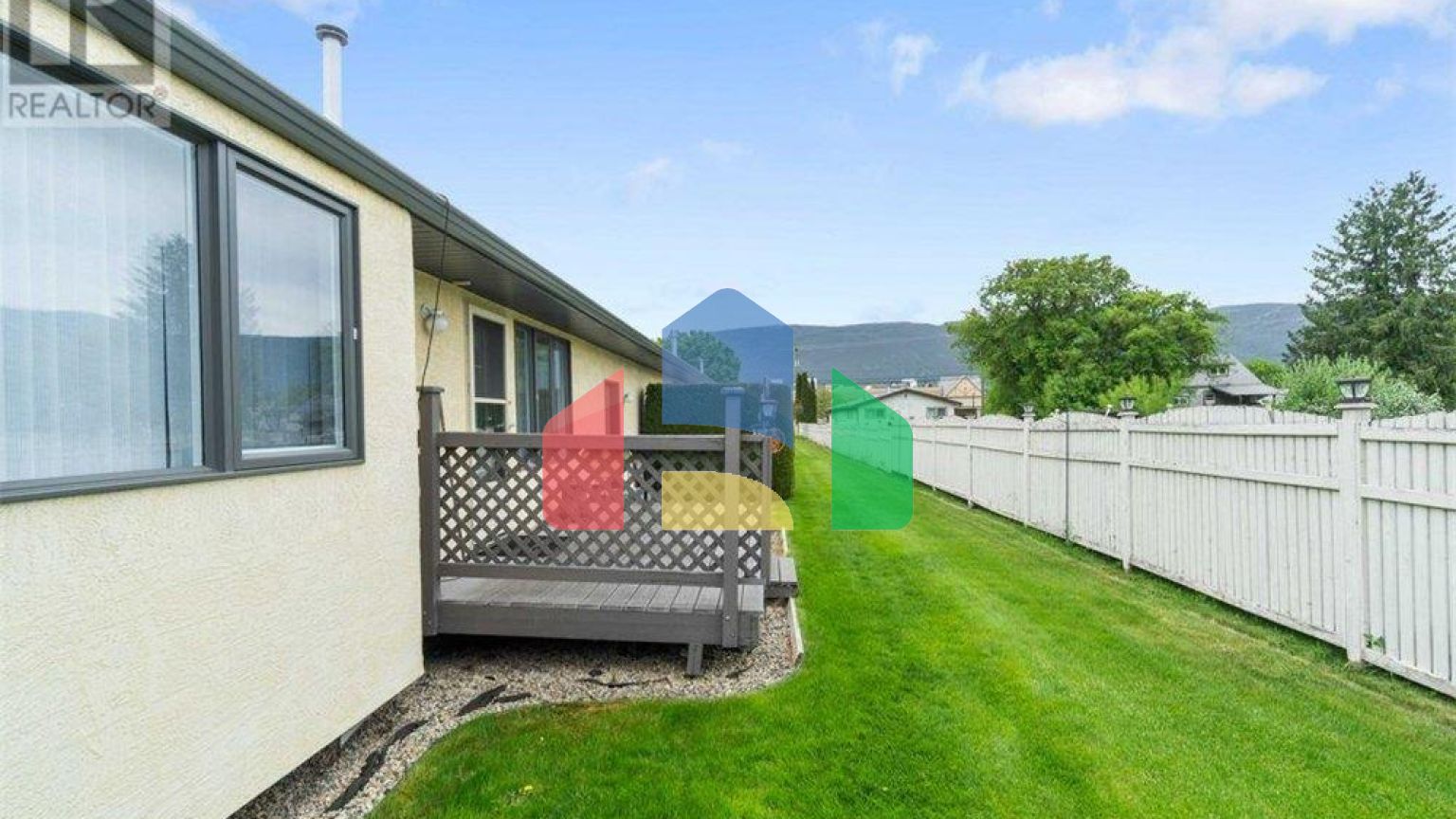 Residential - Townhouse - Salmon Arm, Canada - Canada