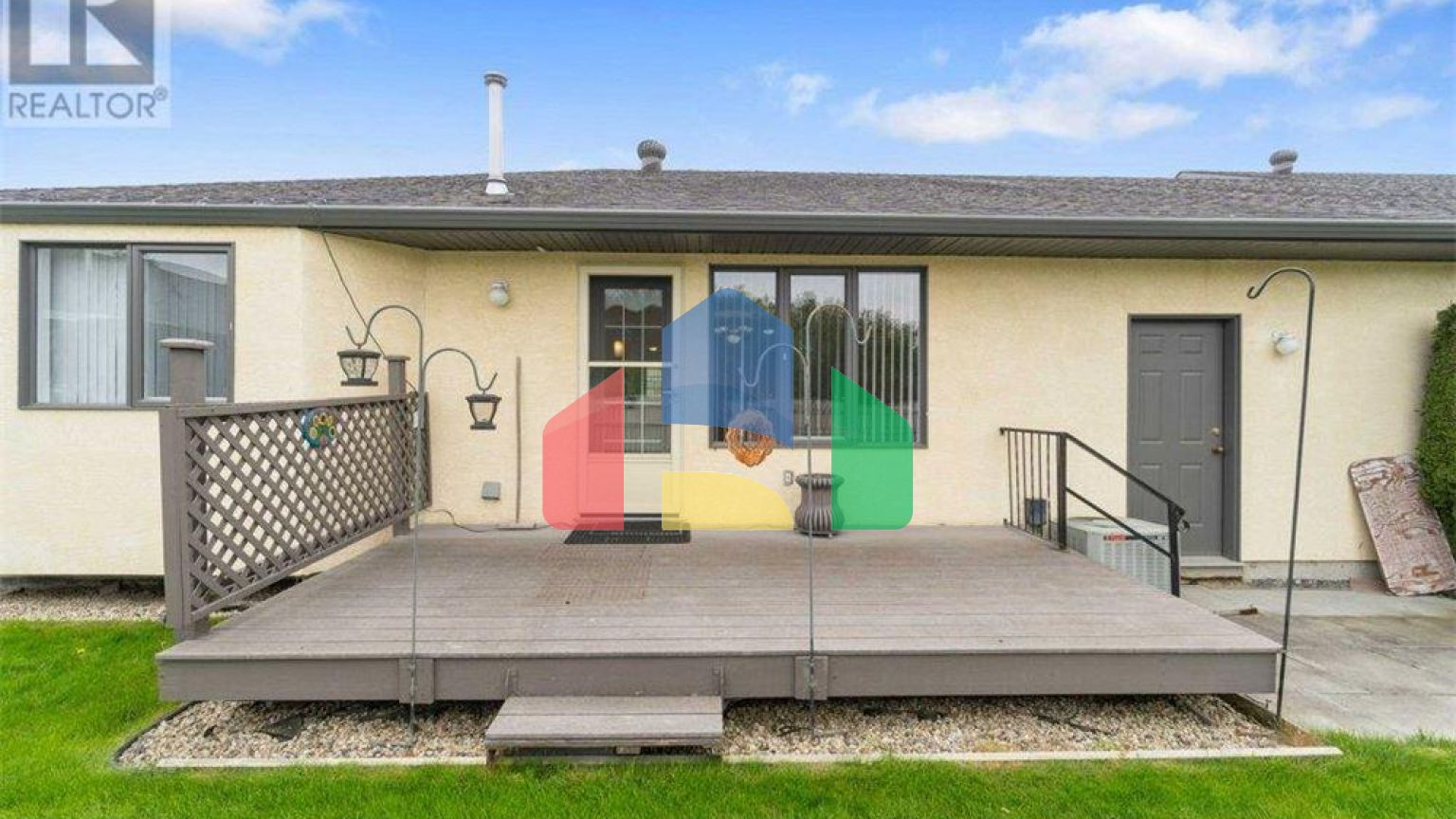 Residential - Townhouse - Salmon Arm, Canada - Canada