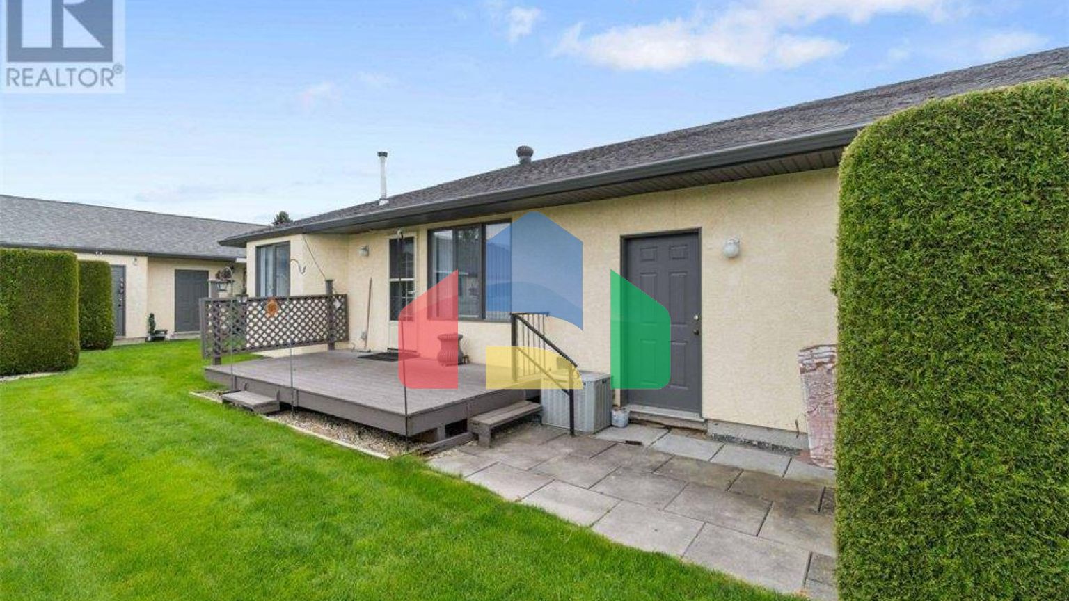 Residential - Townhouse - Salmon Arm, Canada - Canada