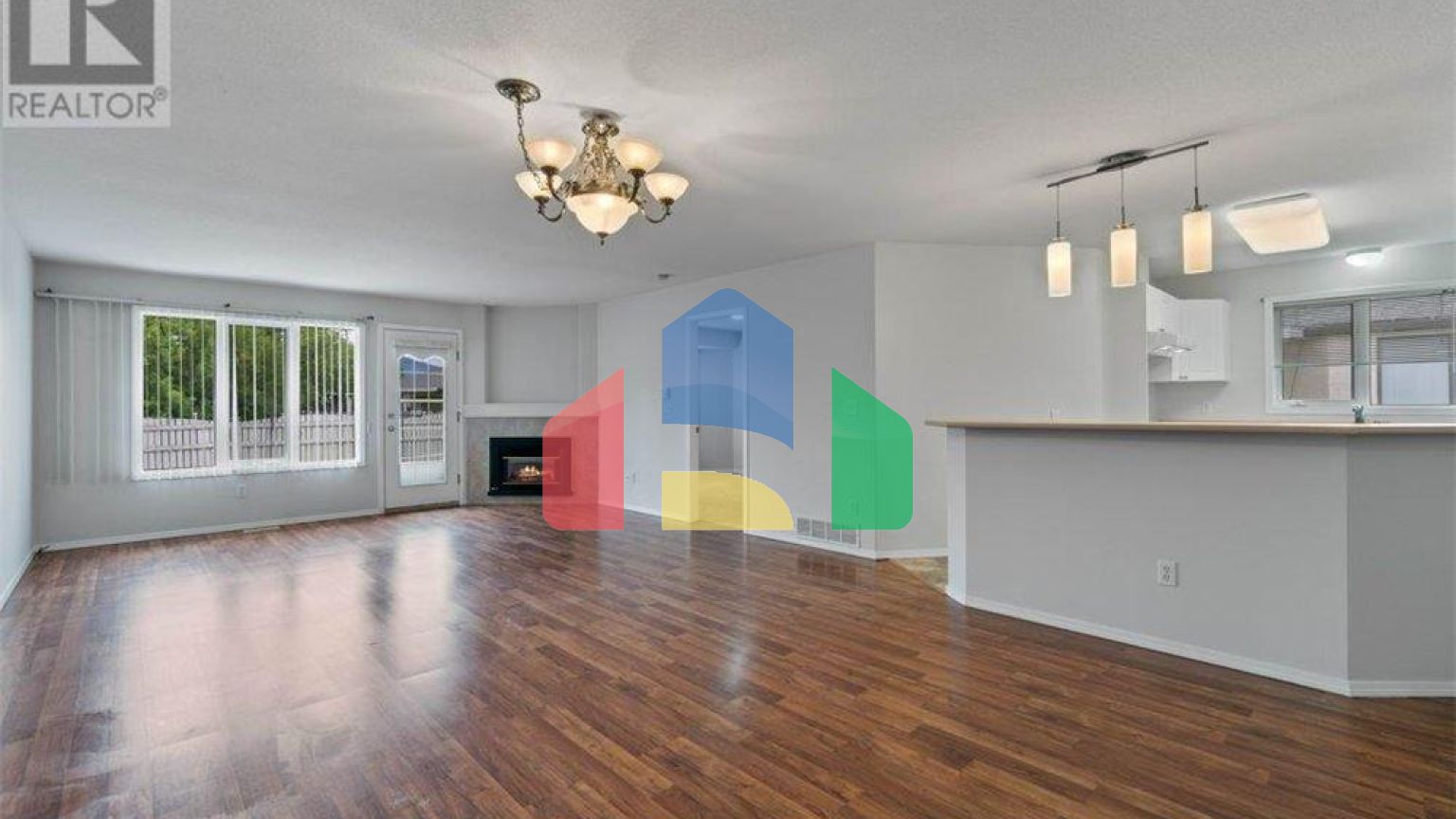 Residential - Townhouse - Salmon Arm, Canada - Canada