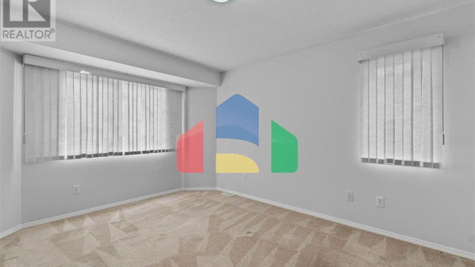 Residential - Townhouse - Salmon Arm, Canada - Canada