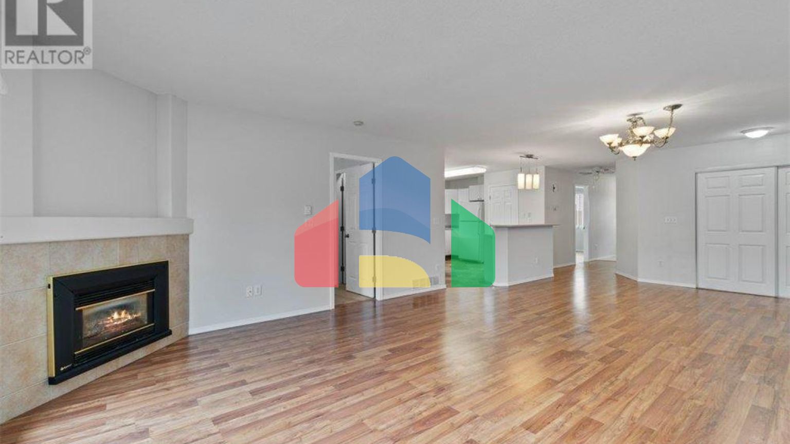 Residential - Townhouse - Salmon Arm, Canada - Canada