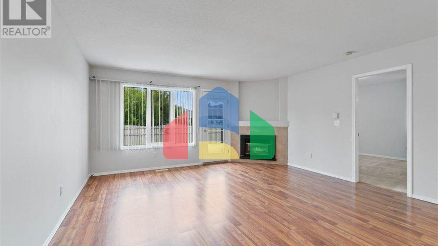 Residential - Townhouse - Salmon Arm, Canada - Canada