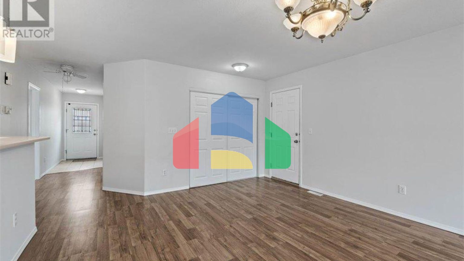 Residential - Townhouse - Salmon Arm, Canada - Canada