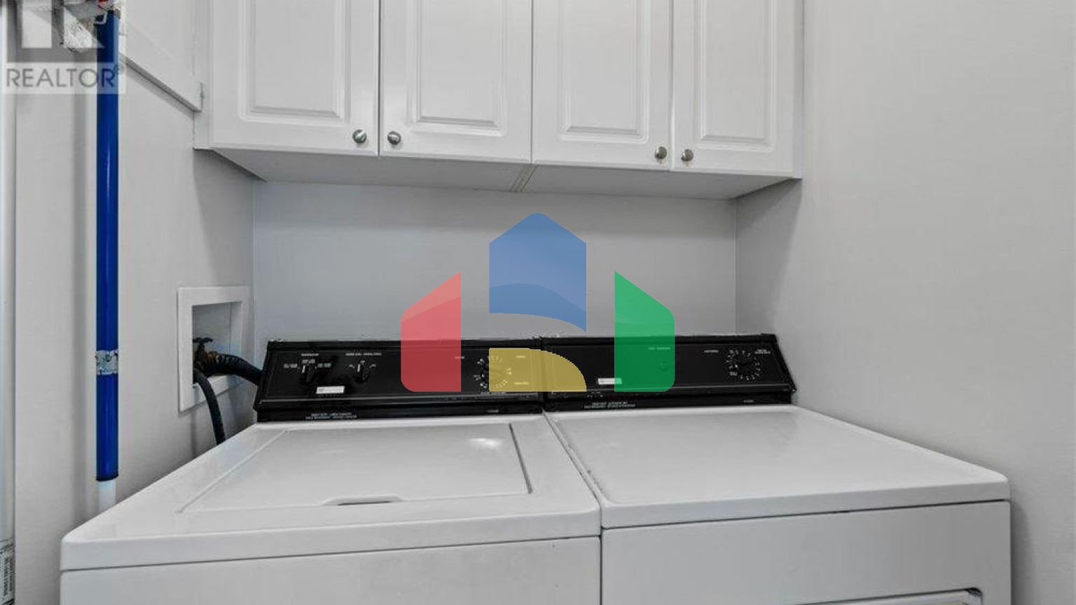 Residential - Townhouse - Salmon Arm, Canada - Canada