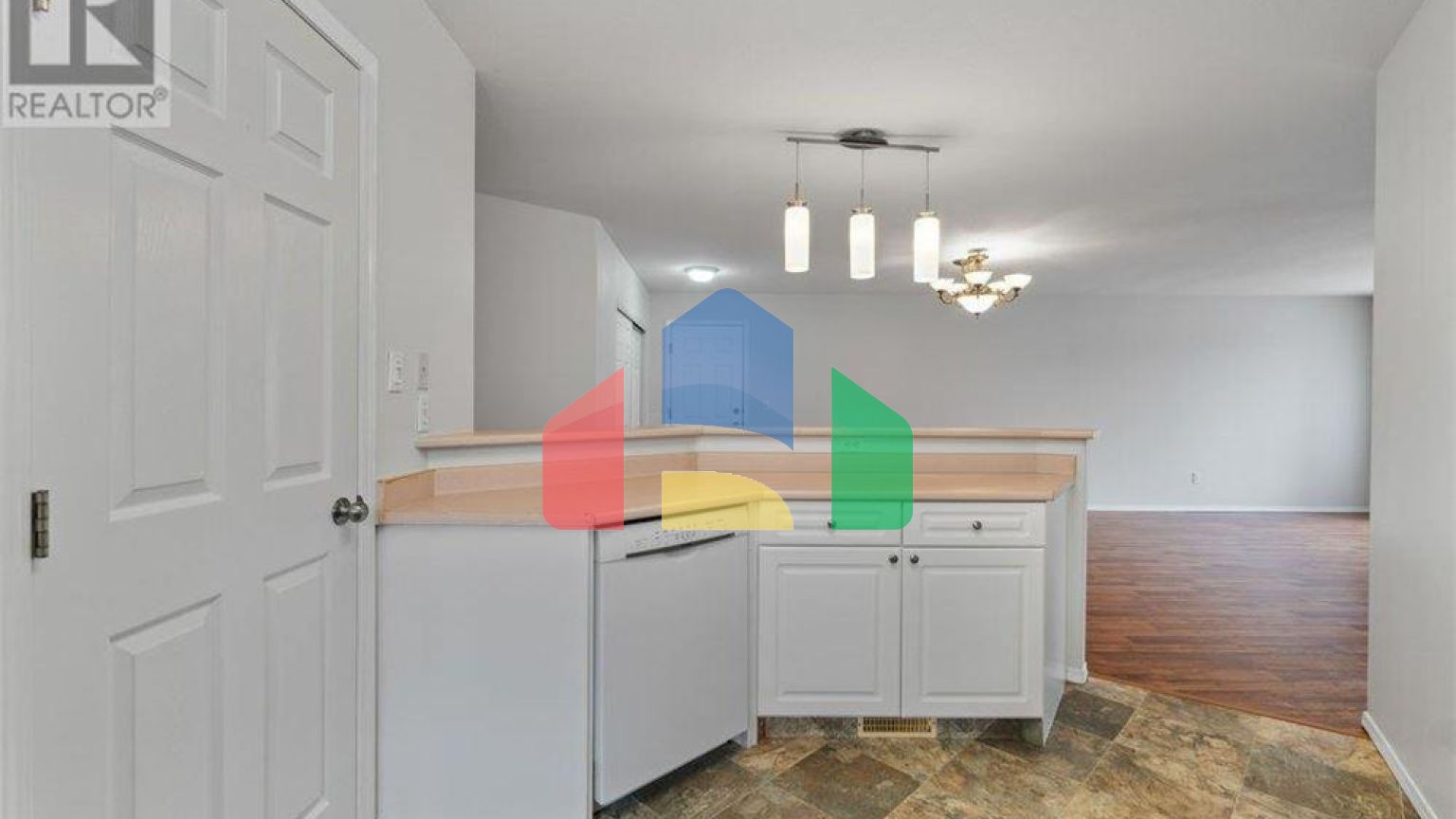 Residential - Townhouse - Salmon Arm, Canada - Canada