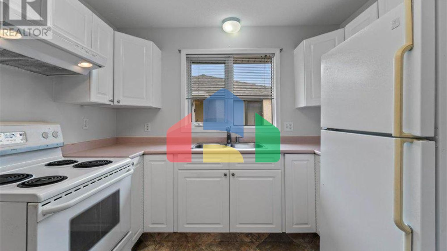 Residential - Townhouse - Salmon Arm, Canada - Canada