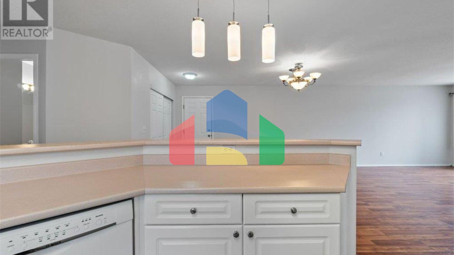 Residential - Townhouse - Salmon Arm, Canada - Canada