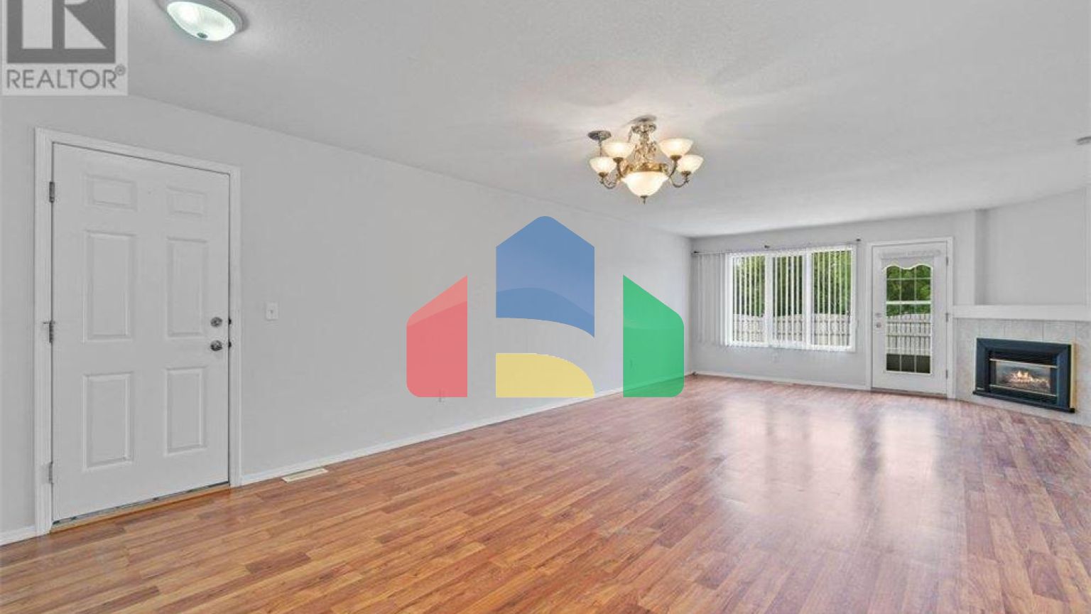 Residential - Townhouse - Salmon Arm, Canada - Canada