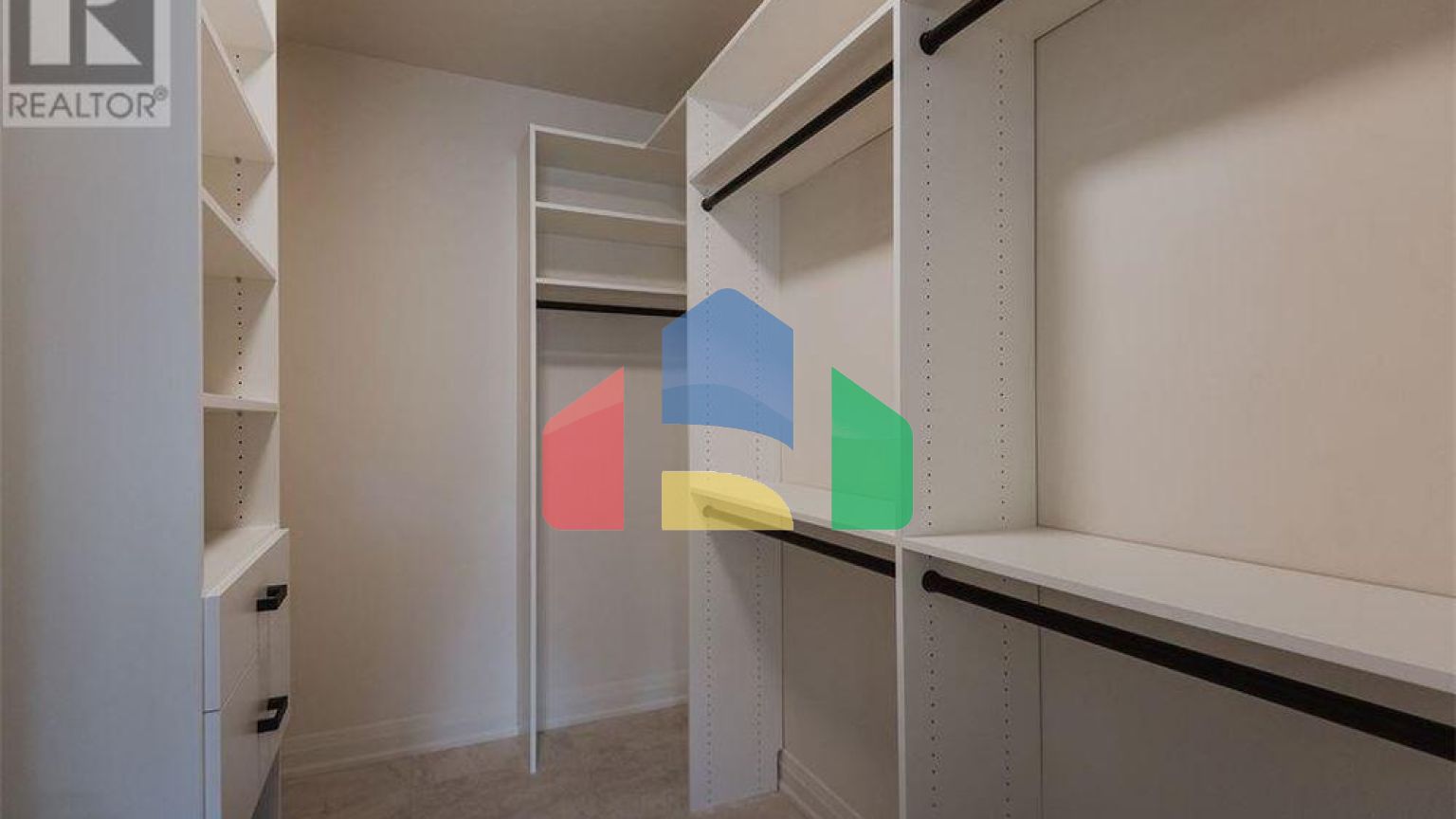 Residential - Single Family Home - Sarnia, Canada - Canada