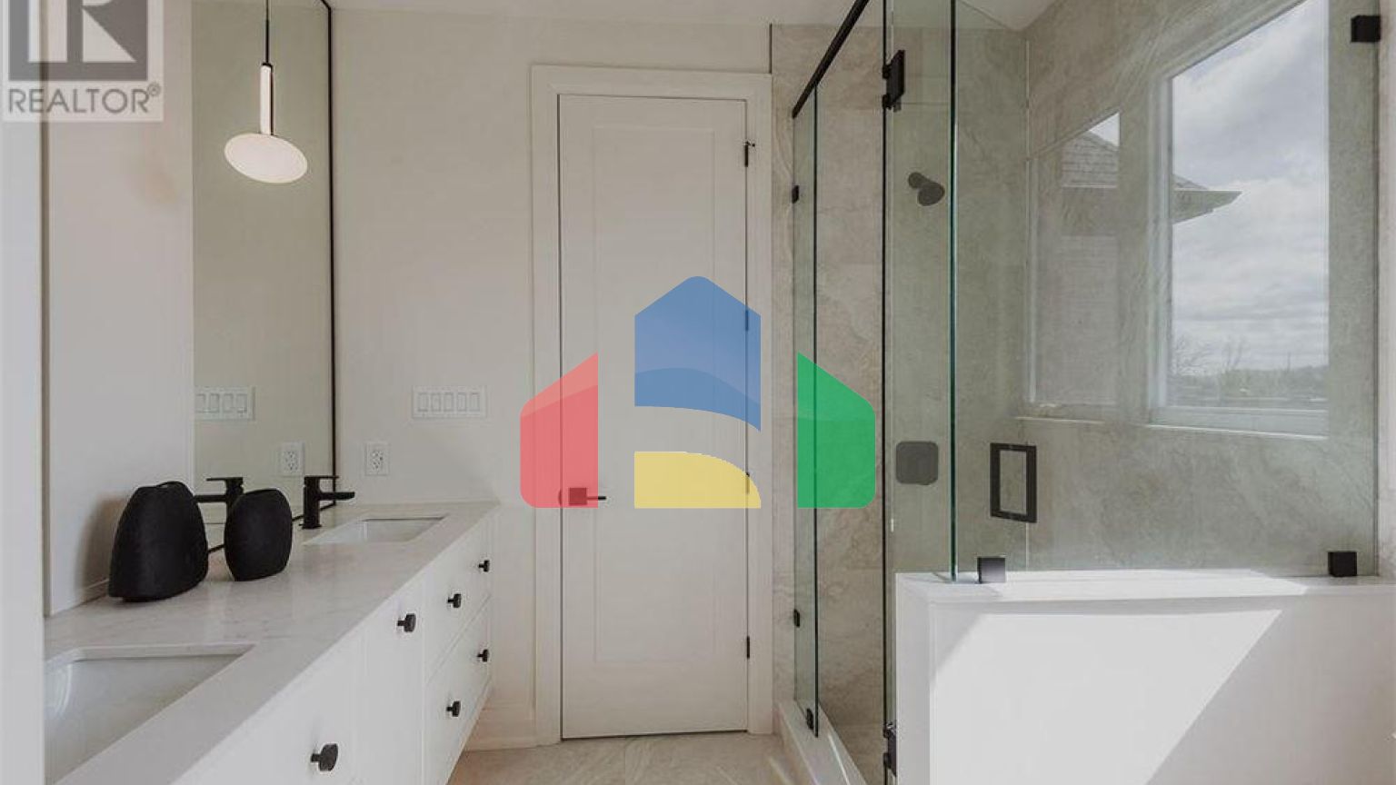 Residential - Single Family Home - Sarnia, Canada - Canada