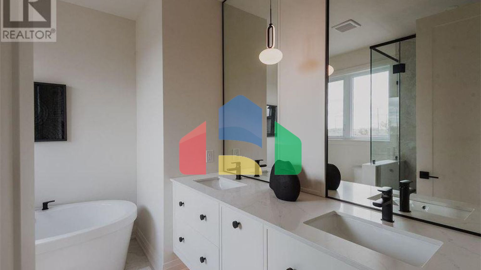 Residential - Single Family Home - Sarnia, Canada - Canada