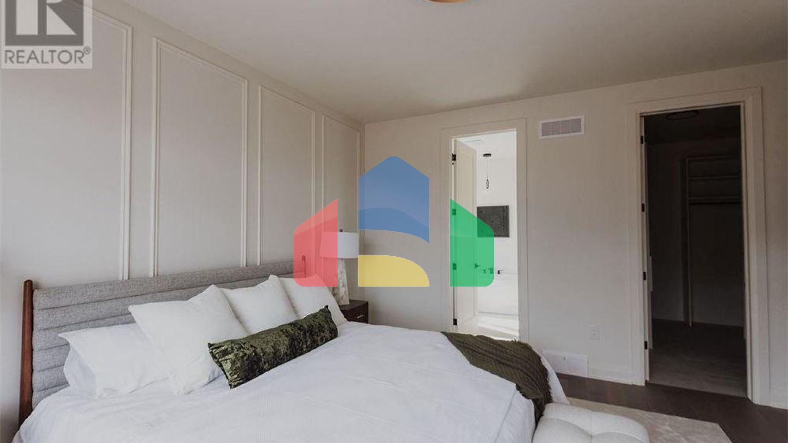 Residential - Single Family Home - Sarnia, Canada - Canada