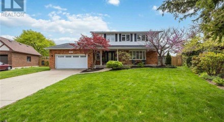 Residential - Single Family Home - Sarnia, Canada - Canada