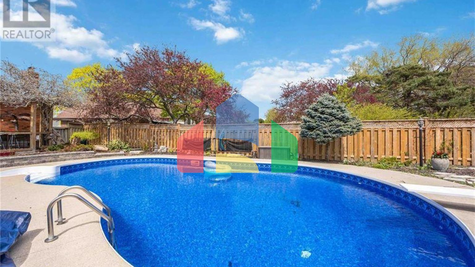 Residential - Single Family Home - Sarnia, Canada - Canada