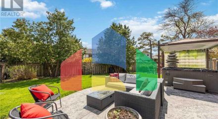 Residential - Single Family Home - Sarnia, Canada - Canada