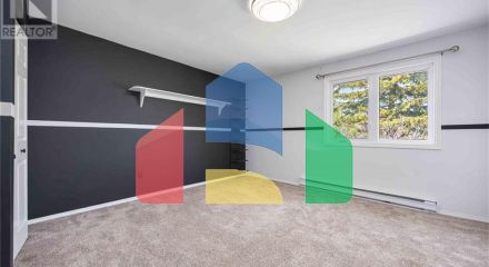 Residential - Single Family Home - Sarnia, Canada - Canada