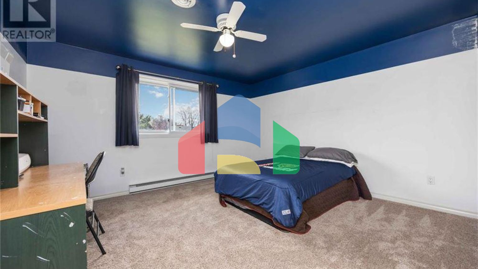 Residential - Single Family Home - Sarnia, Canada - Canada