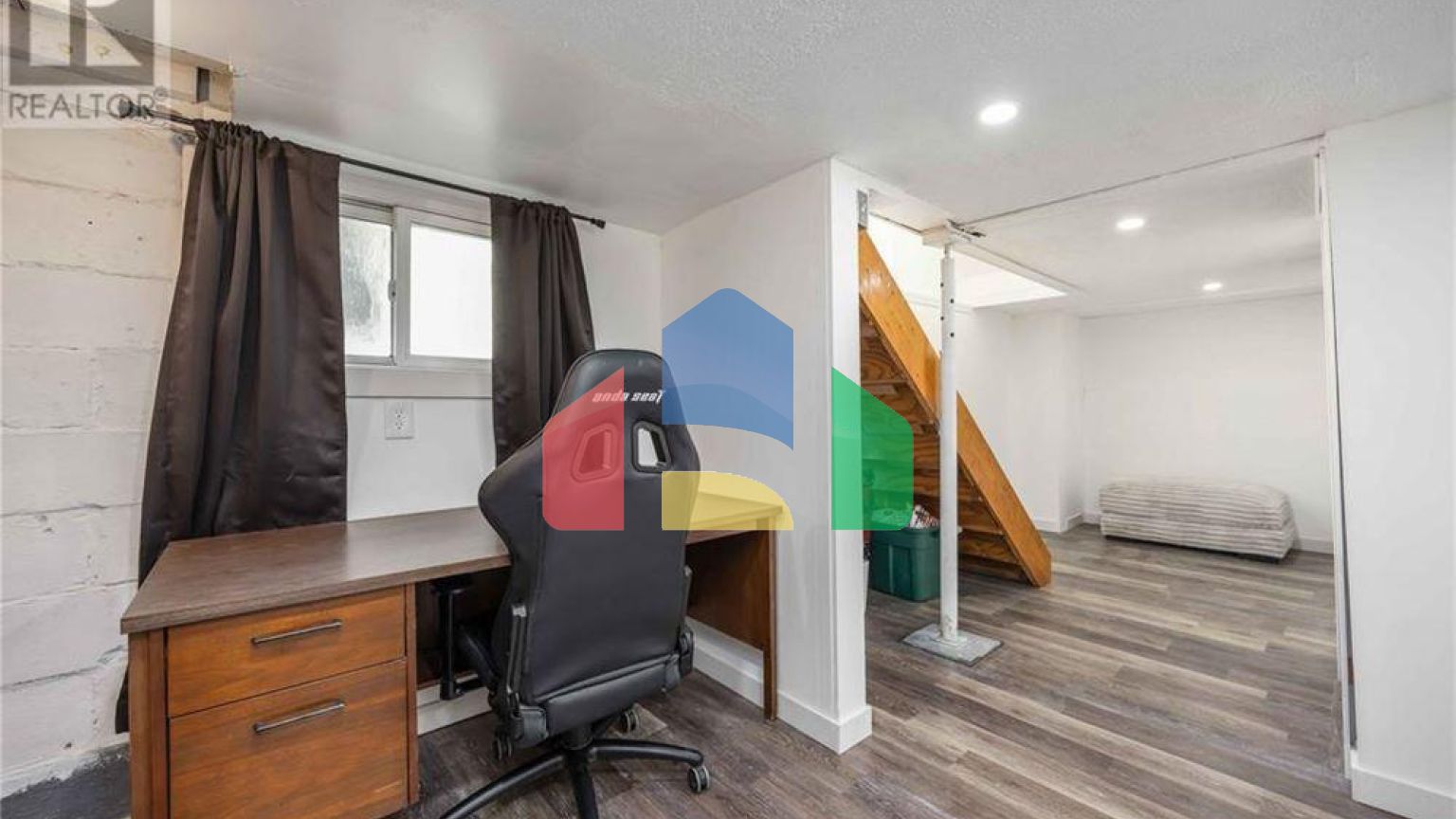 Residential - Single Family Home - Sarnia, Canada - Canada