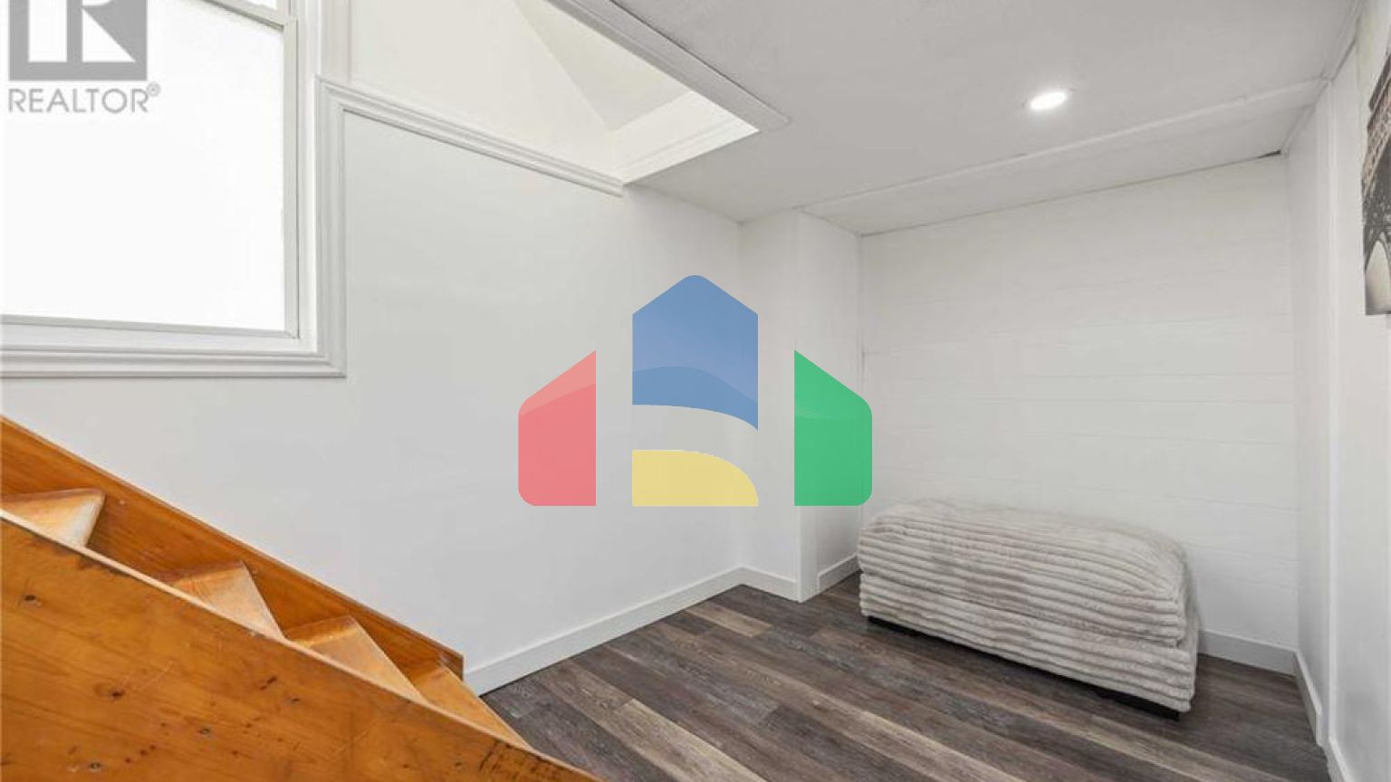 Residential - Single Family Home - Sarnia, Canada - Canada