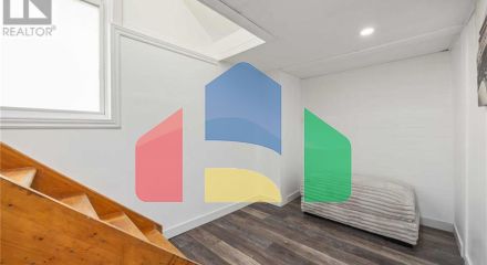 Residential - Single Family Home - Sarnia, Canada - Canada