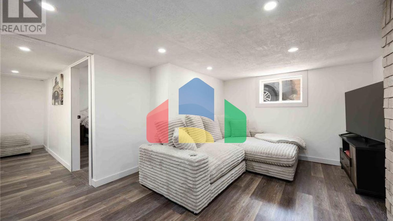 Residential - Single Family Home - Sarnia, Canada - Canada