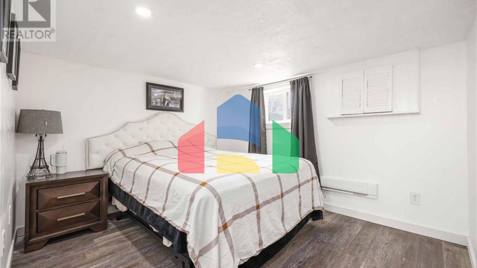 Residential - Single Family Home - Sarnia, Canada - Canada