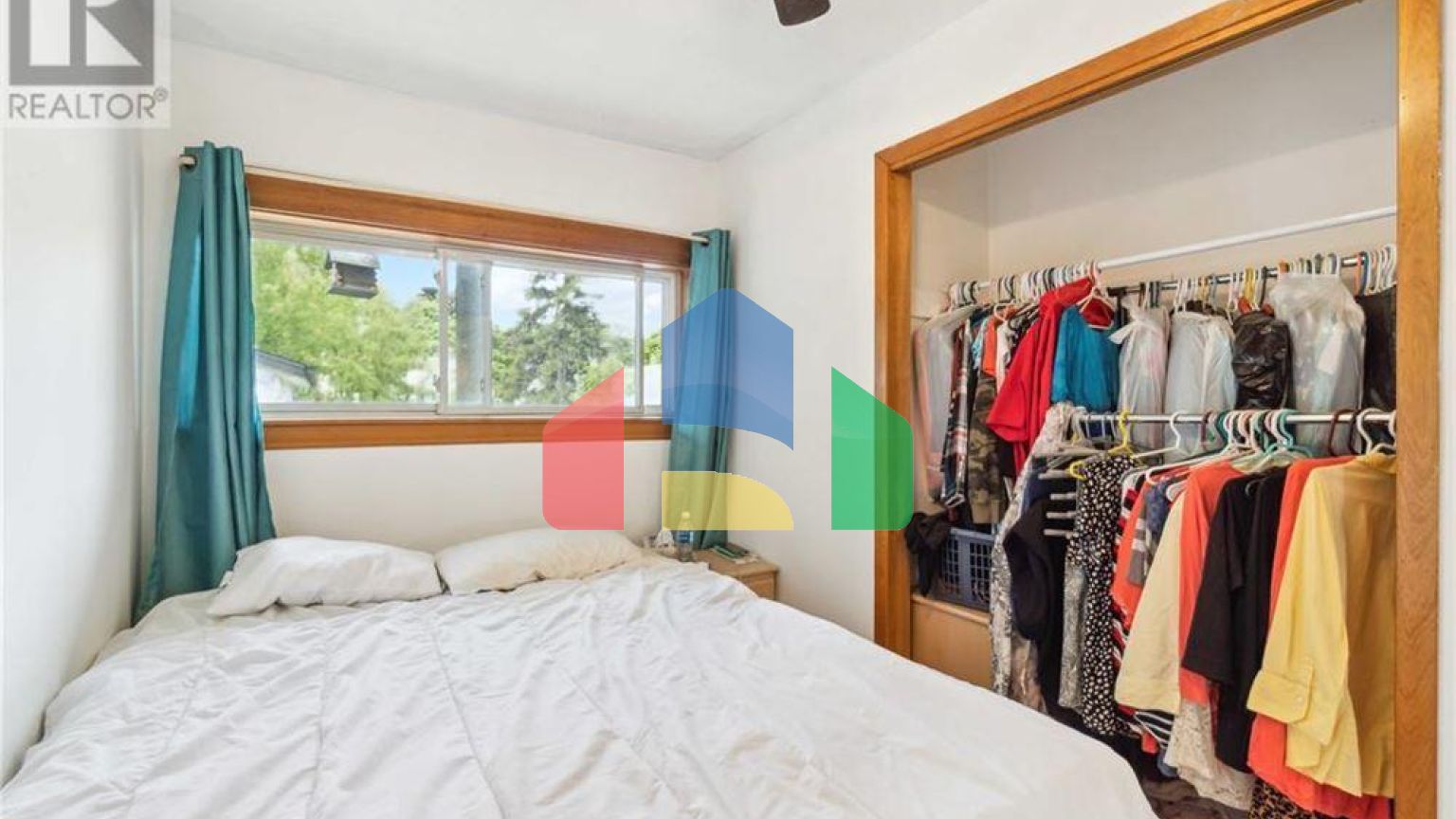 Residential - Single Family Home - Sarnia, Canada - Canada