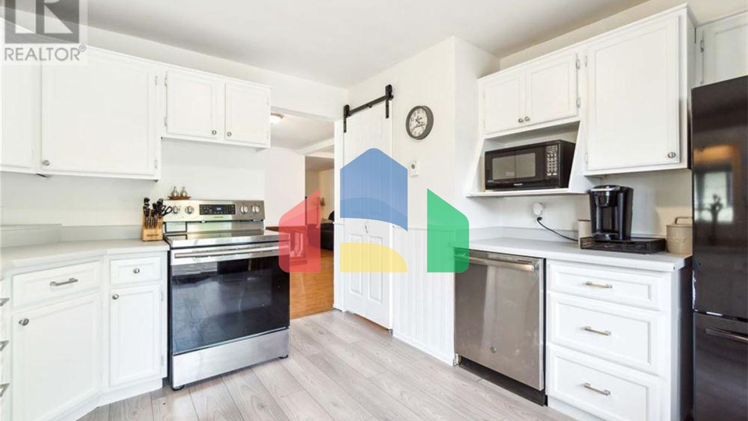 Residential - Single Family Home - Sarnia, Canada - Canada