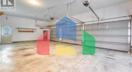 Residential - Single Family Home - Sarnia, Canada - Canada