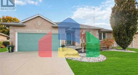 Residential - Single Family Home - Sarnia, Canada - Canada