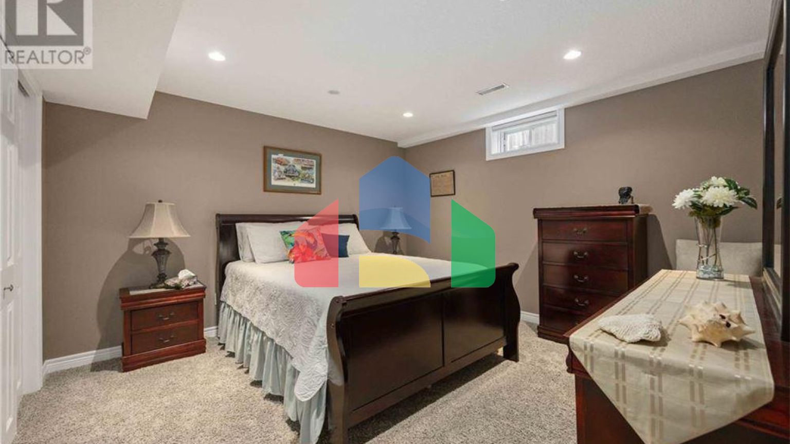 Residential - Single Family Home - Sarnia, Canada - Canada