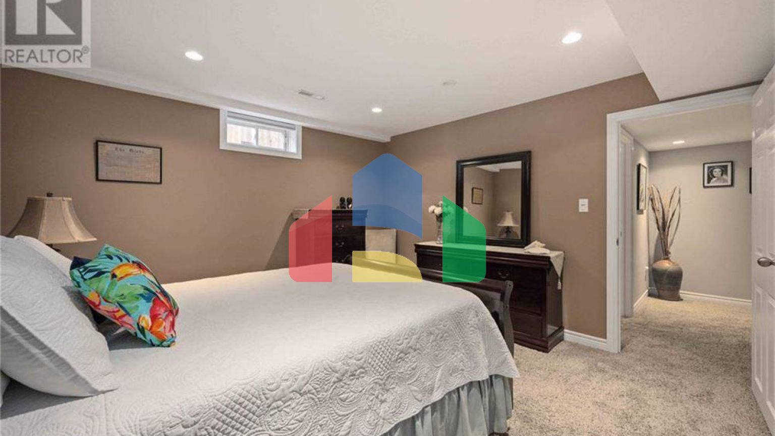 Residential - Single Family Home - Sarnia, Canada - Canada